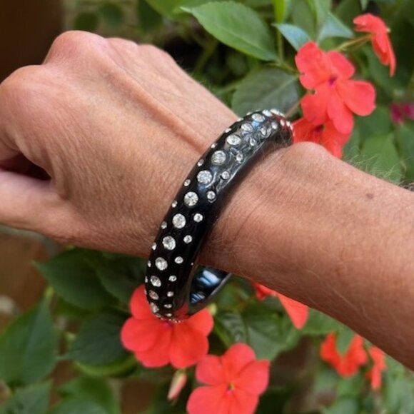 CHUNKY BLACK Rounded Lucite Rhinestone Bangle BRACELET - Picture 2 of 8